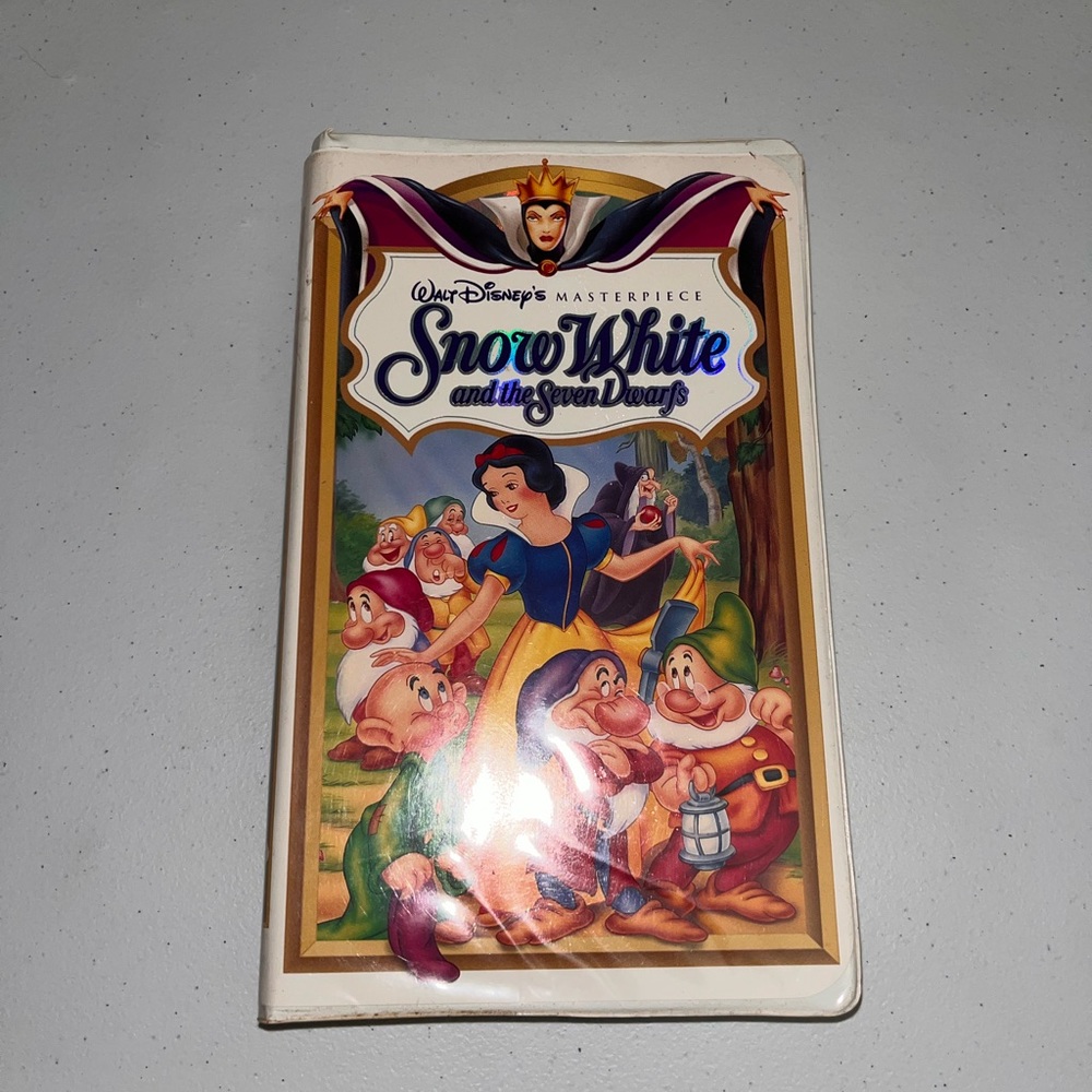 Disney’s Masterpiece Collection Snow White VHS Movie 1524